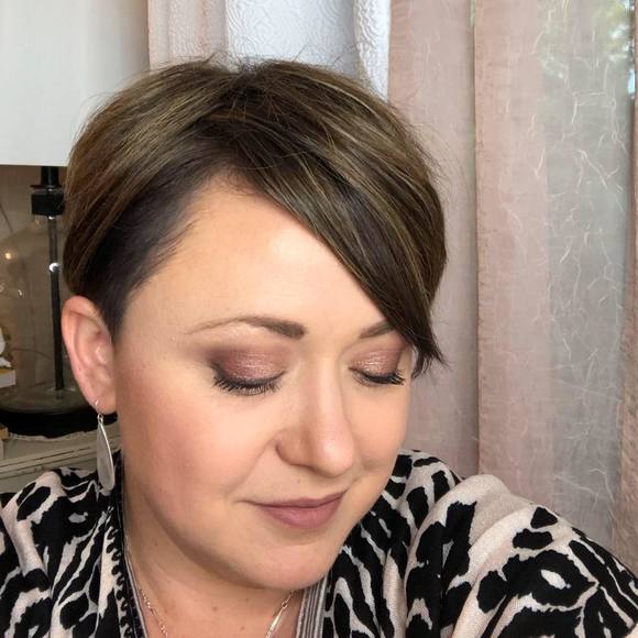 Meet your Posher, Kerry - Picture 1 of 1